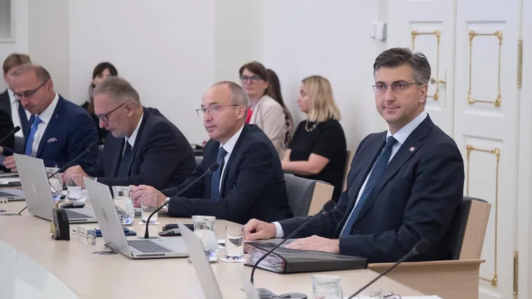 Vlada održala iza zatvorenih vrata: Zeleno svjetlo za samo jedan zastupnički amandman na proračun