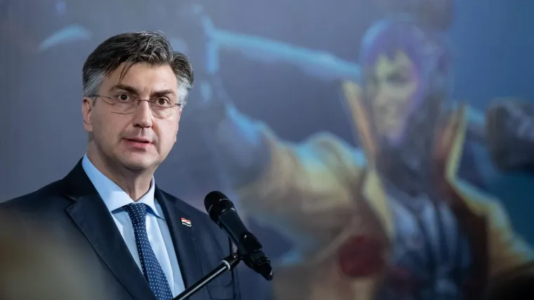 'Razmislite o svemu, nerazumo je &scaron;trajkati kad vam se podižu plaće'