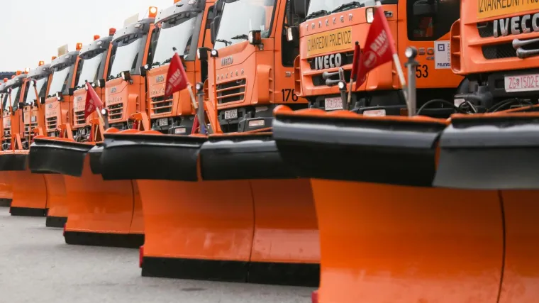 Zagrebačka zimska služba spremna za či&scaron;ćenje snijega, Bandić poručio: 'Najbolji su u Europi'