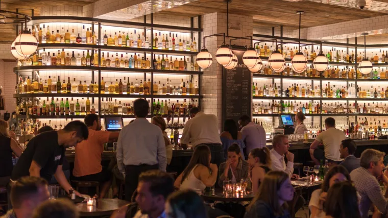 Dilema petkom: &Scaron;to je zdravije piti - vino ili pivo?