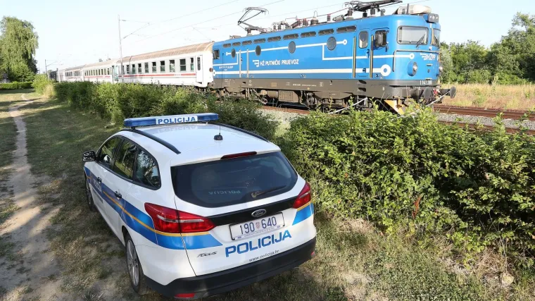 19-godi&scaron;nji mladić neoprezno prelazio preko pruge, na njega je naletio vlak i usmrtio ga