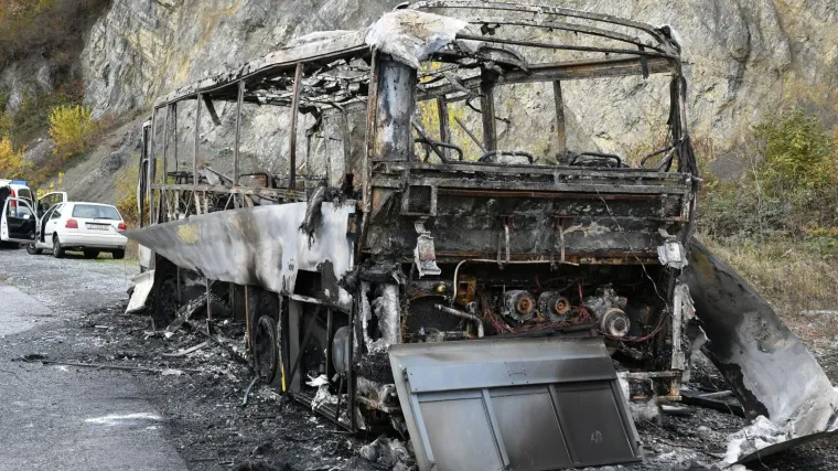 Zapalio se autobus pun djece kod Požege: 'Sva djeca su panično istrčala iz autobusa'