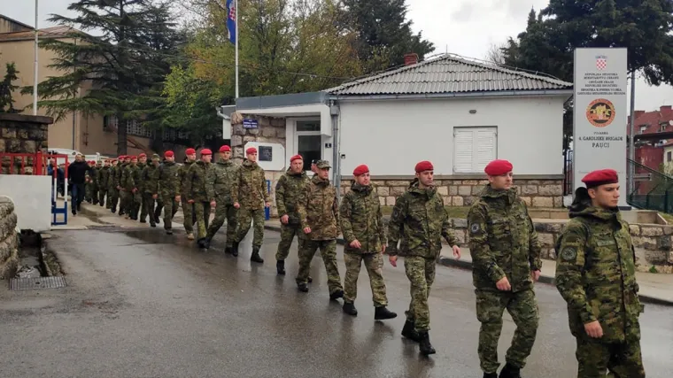 Pauci započeli 75 kilometara dugu simboličnu hodnju sjećanja za žrtve stradanja u &Scaron;kabrnji