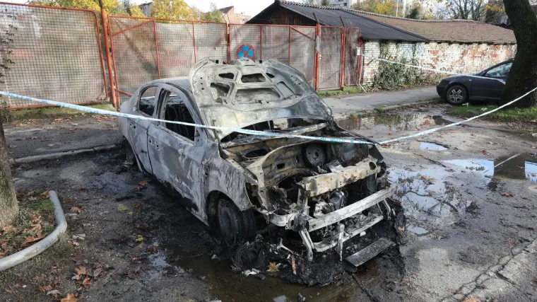 U Zagrebu opet automobili u plamenu! Policija poku&scaron;ava utvrditi postoji li poveznica