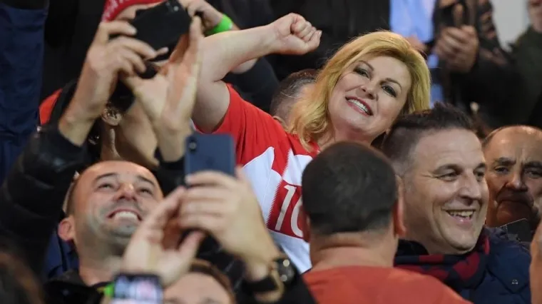 '&Scaron;okirala je svijet! Pogledajte kako su umirali od smijeha dok je navijala i pozivala u boj protiv Srba'
