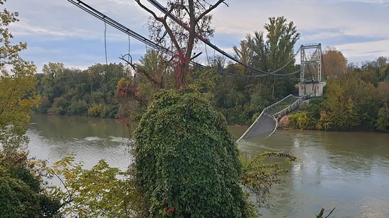 Dvije osobe poginule u ru&scaron;enju mosta u Francuskoj, preko njega prelazili kamion i automobil
