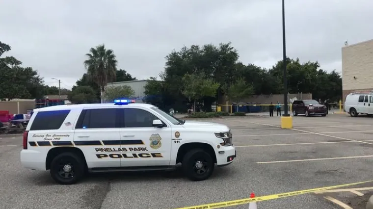 Napadač otvorio vatru u Walmartu u Oklahomi, ubijeno najmanje troje ljudi