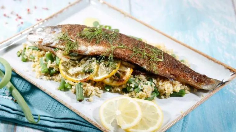 Začinjena pastrva s mahunama i bulgurom