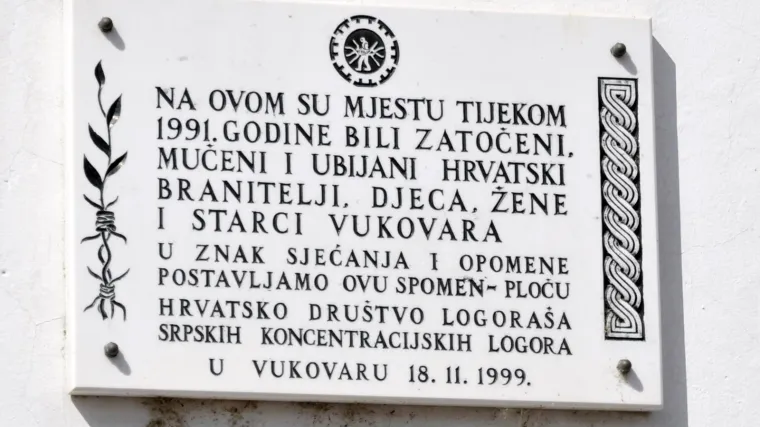 'Mog sina odveli su njegovi školski prijatelji; i danas se molim da nađem barem njegovo tijelo'