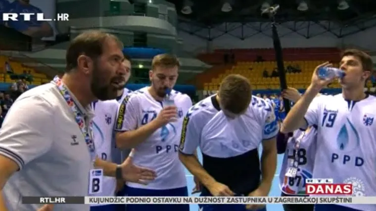 Vujović potpuno izgubio živce i pre&scaron;ao granicu dobrog ukusa: 'Umri bre vi&scaron;e da te ne gledam'