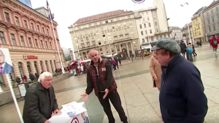 VIDEO Bijesni Kolaku&scaron;ićev volonter na &scaron;tandu napao građanina: 'Je**m ti mater! &Scaron;amarčinu ću ti odvaliti!'