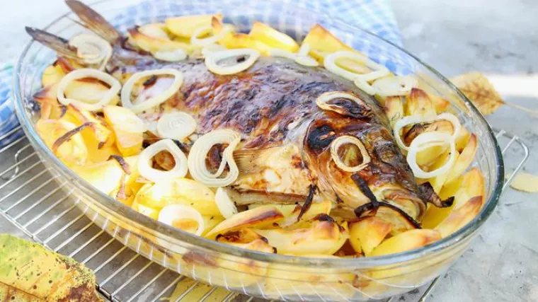 &Scaron;aran s krumpirom i lukom iz pećnice