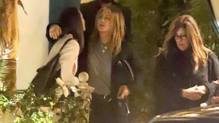 Napustila je restoran tužna, čak je i zaplakala. Prijatelji su je tješili