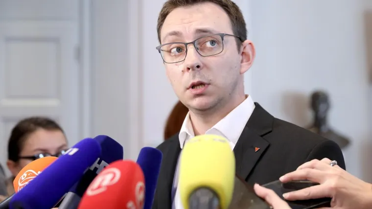 'On je jedan od glavnih manipulatora Dana sjećanja, a pomaže mu i njegov savjetnik'