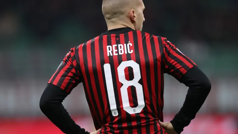 Rebić prisilno zamjenjen nakon 45 minuta, a navijači ga razapinju: 'Daj rje&scaron;ite ga se vi&scaron;e, najgori je'