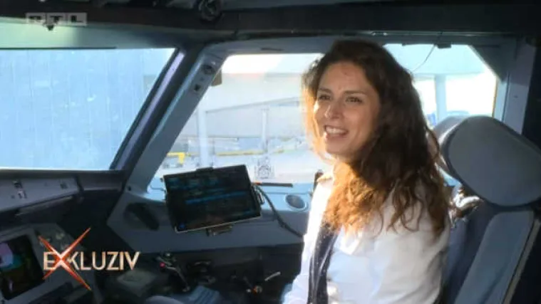 Ima samo 30 godina i jedna je od četiri pilotkinje na&scaron;e aviokompanije: 'Nije mi prestresno!'