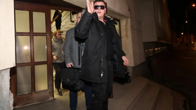 Đakić junior opet 'divlja', zbog oklade vozio više od 150 km/h i sletio s ceste. Svjedoci: 'Strah nas je'