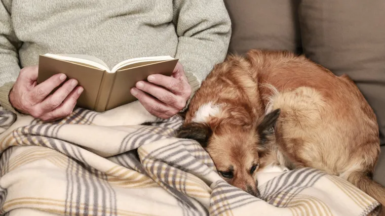 Mu&scaron;karac umro nakon &scaron;to ga je polizao pas: Mislio je da je gripa, a onda su mu se organi počeli gasiti