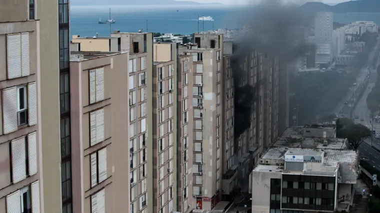 Zbog velikog požara u Papandopulovoj u Splitu prijavljen 47-godišnjak