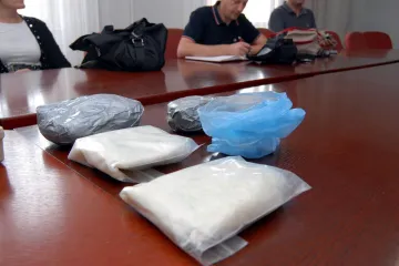 Uhitili skupinu od osam ljudi,  našli na kilograme trave i amfetamina