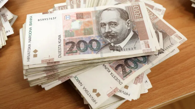 Hrvatska uživa u nikad nižim kamatnim stopama, ali stručnjaci upozoravaju na opasnosti!