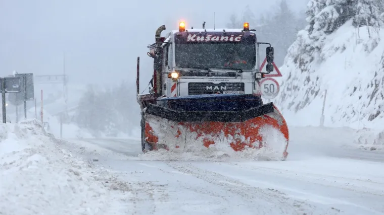 STIŽE NAM SNIJEG! 'Padat će u mnogim krajevima, do večeri ga može biti i vi&scaron;e od 20 cm'
