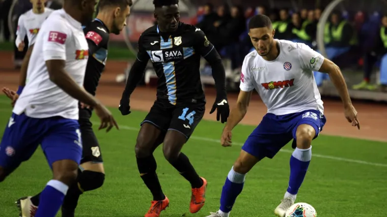 'Svi su u glavama dotučeni, moramo se ispričati za ovo sra**e'