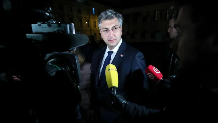 Plenković o izjavi predsjednice: 'Vjerujem da se &scaron;alila kad je rekla da će Bandiću nositi kolače u zatvor'