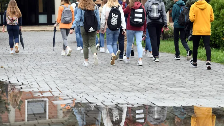 Kuju se planovi za nadoknadu nastave, maturante čeka golemi stres