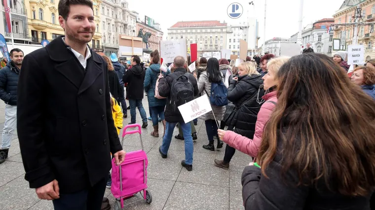 Pernar donio 15.000 potpisa za kandidaturu i poručio: 'Izbori nisu konjske utrke!'