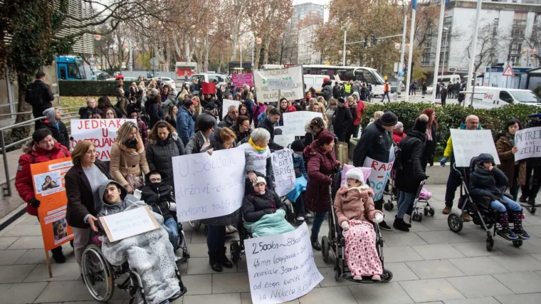 Majka njegovateljica: 'Na&scaron;a kći ima 21 godinu, ima nekoliko dijagnoza, ali mi se borimo'