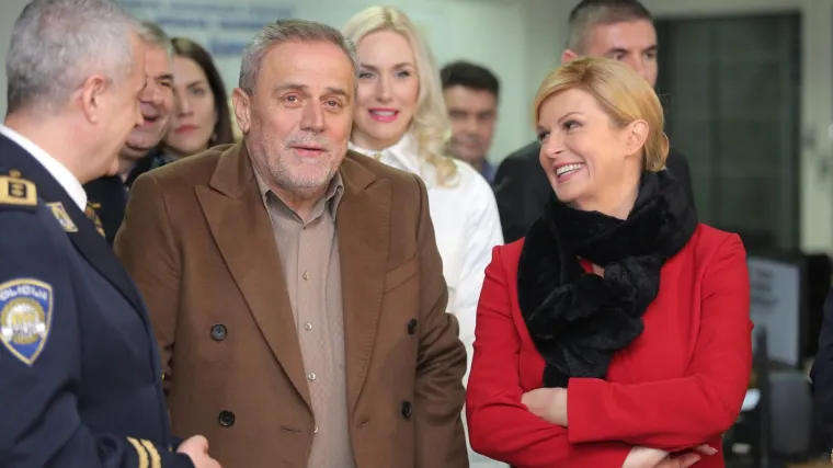 Ona bi njemu i kolače nosila u zatvor, a on odbija reći koliko joj je pomogla njegova stranka