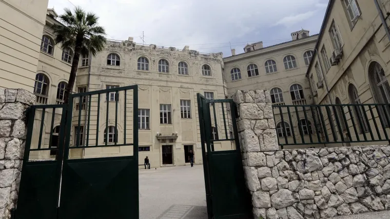 Maturanti osnovali sindikati, u samo nekoliko dana skupili vi&scaron;e od tisuću članova: 'Ne želimo biti ničije žrtve'