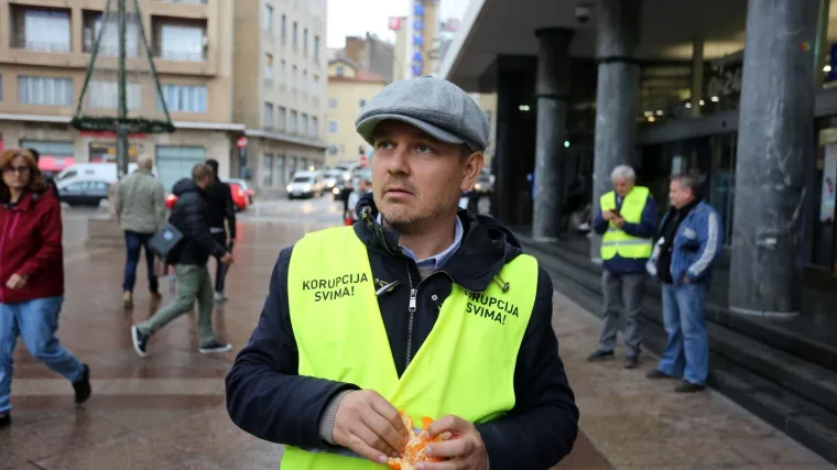 Juričan htio razgledati urede na Pantovčaku, ali mu iz Ureda predsjednice nitko ne odgovara