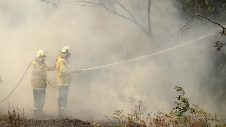 Golemi požar u blizini Sydneyja ne može se ugasiti! Gori čak 300.000 hektara, ljudi bježe iz domova