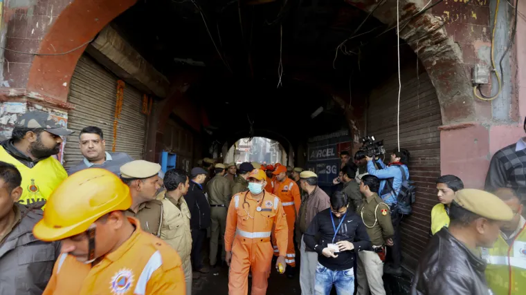 Požar u tvornici: Poginula 43 radnika dok su spavala, neki su jo&scaron; zatočeni u zgradi