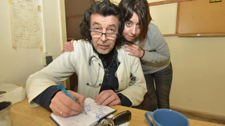 'Jela je kruh i salamu. Onda je dotrčala. Gušila se, pokazivala na svoj vrat...'