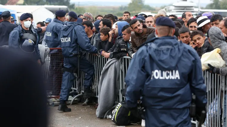 'Policija sve dogovara na Whatsappu, a poseban zadatak u hvatanju migranata imaju taksisti!