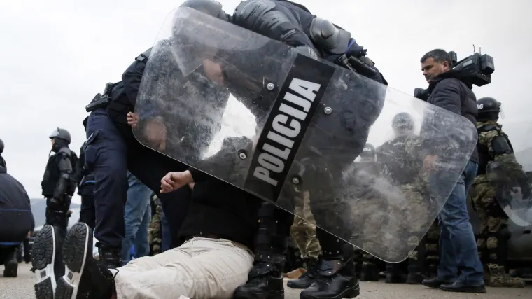 Bosanska policija deblokirala deponij smeća kod Mostara