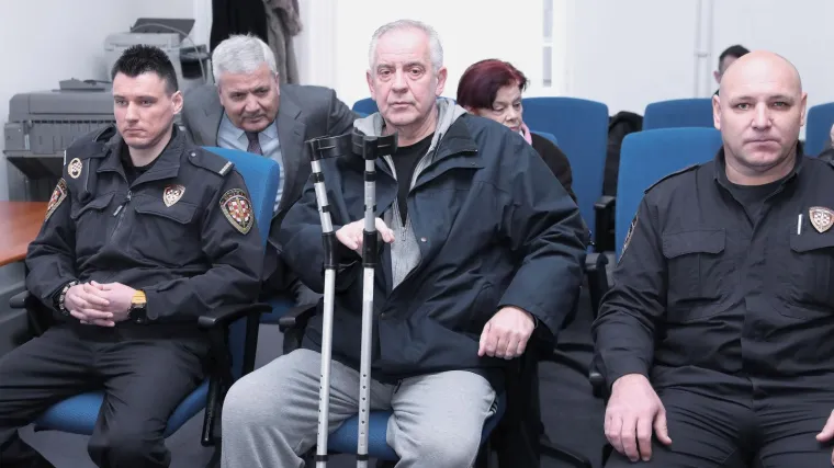 Nastavljeno suđenje Ivi Sanaderu: Do&scaron;ao je u trenirci i na &scaron;takama, ali se ostali nisu pojavili