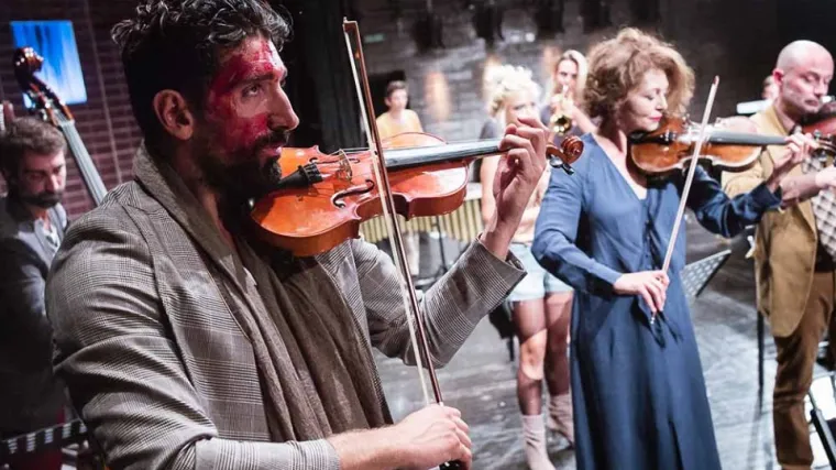 Mala adventska druženja u ZKM-u uz predstave Proba orkestra i Sherlock Holmes