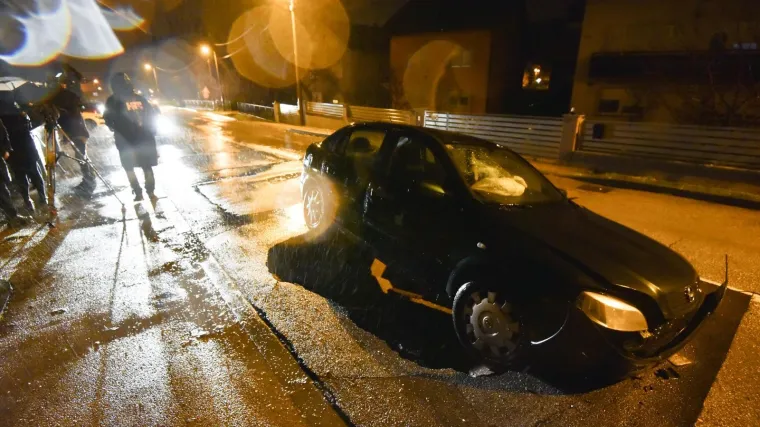 Propao dio ceste: Sanacija goleme rupe u Čučerju pri kraju, sutra će radnici postaviti novi asfalt