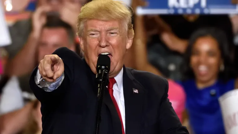 Demokrati objavili optužnicu protiv Trumpa, on im brzo odgovoriou svom stilu: 'Optužbe su komične'