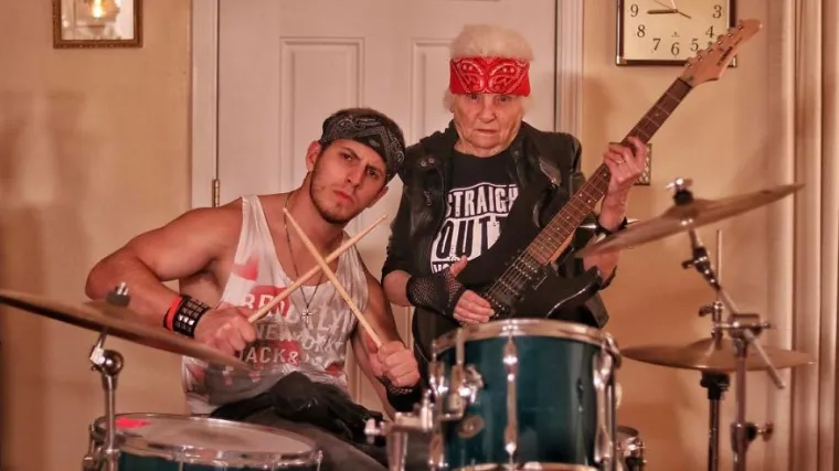 EVO KAKO SU UNUK I BAKA OSVOJILI INTERNET: Njihove kombinacije nasmijat će vas do suza. Stvarno imaju mašte...