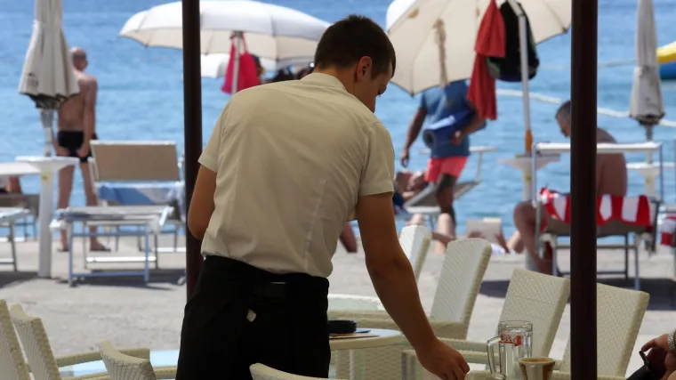 Mnogi Hrvati najavili odlazak u jo&scaron; jednu zemlju: U turizmu će nam iduće godine trebati 30.000 stranaca