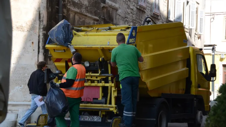 Stižu veći računi! Iz trećeg poku&scaron;aja izglasano drastično poskupljenje otpada