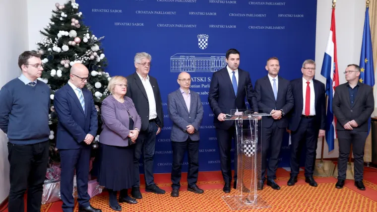 Oporba: 'Izbori su prekretnica između građanske i ekstremno desne Hrvatske'