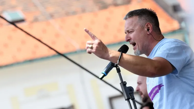 'POLUDJELI' ZBOG PRESUDE THOMPSONU ZA POKLIČ 'ZA DOM SPREMNI': 'Javite Nijemcima da je pozdrav Heil Hitler sasvim OK'