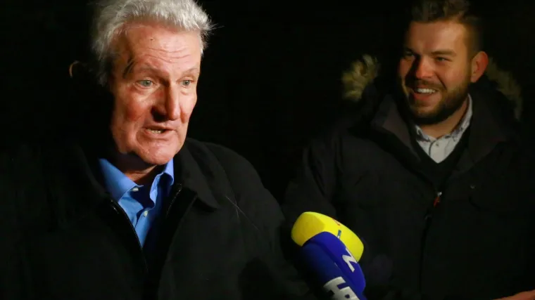 On bitku nastavlja sam i traži pokretanje istrage protiv svih koje on sumnjiči