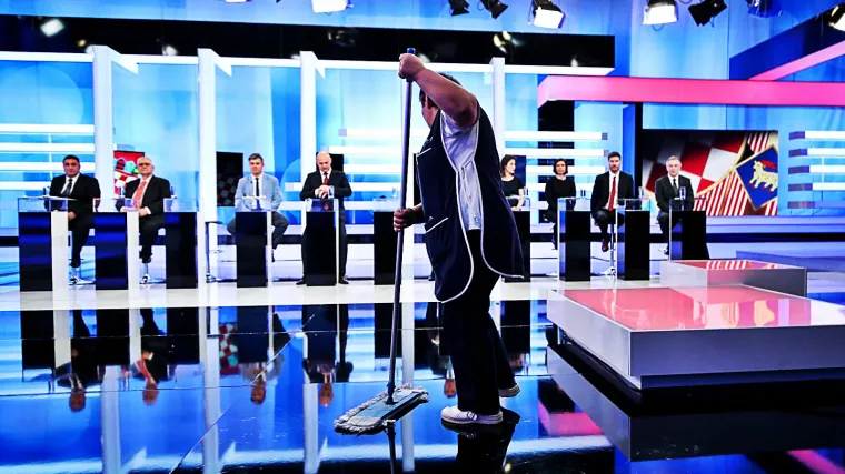 Autsajder na prvom mjestu, nakon njega udarni kandidati